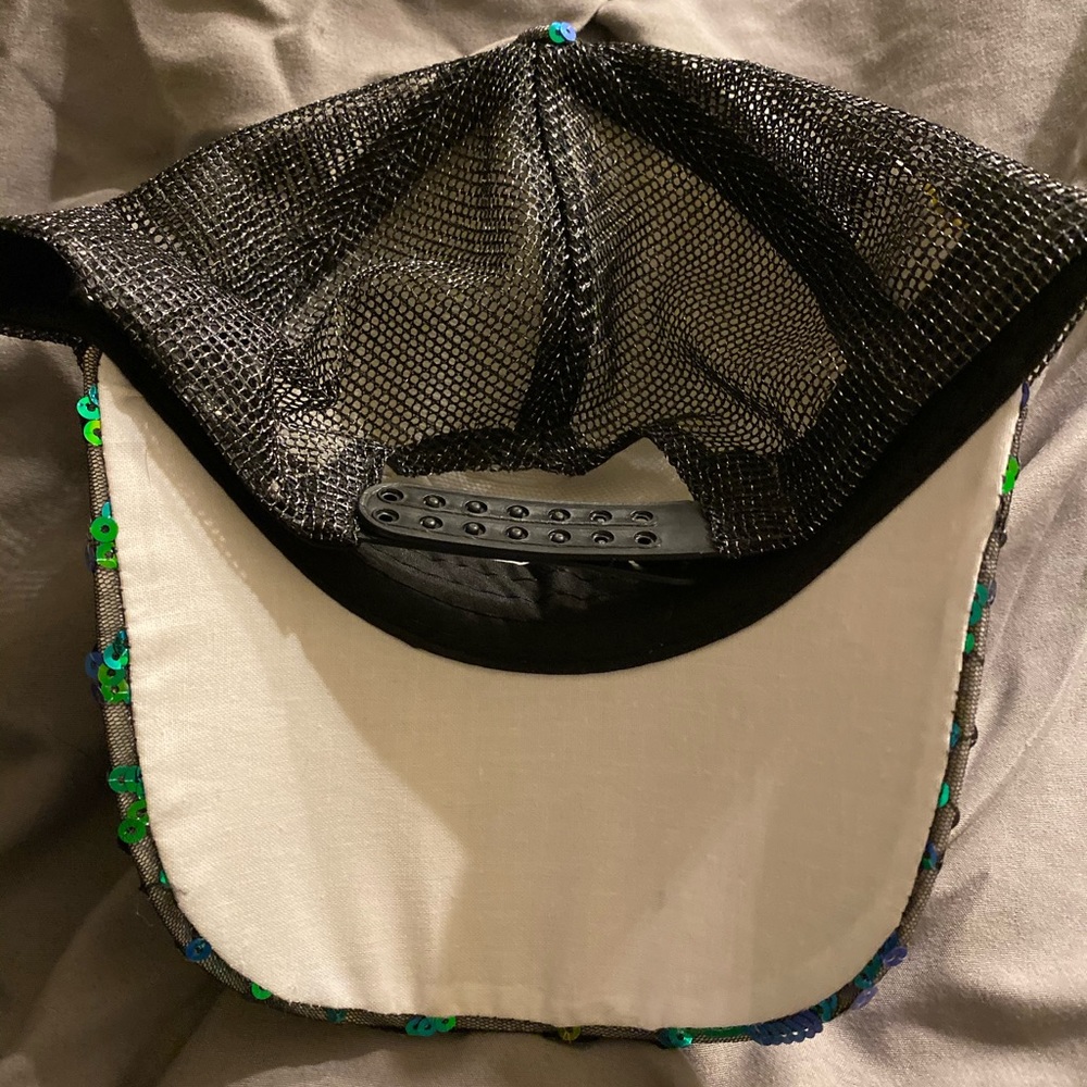 Sequin mermaid hat - Picture 3 of 3